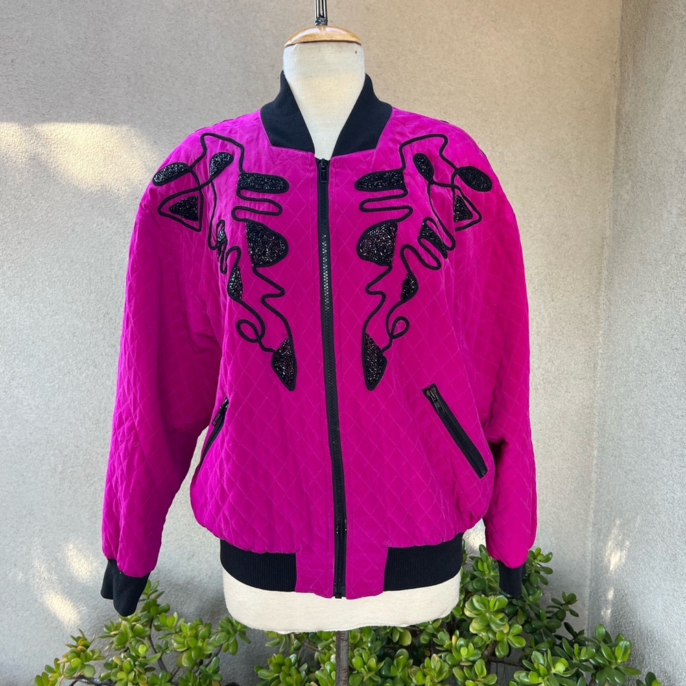 Vtg silk quilted raspberry pink black bead bomber jacket KBS M